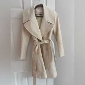 T Tahari Elegant Cream Trench Coat